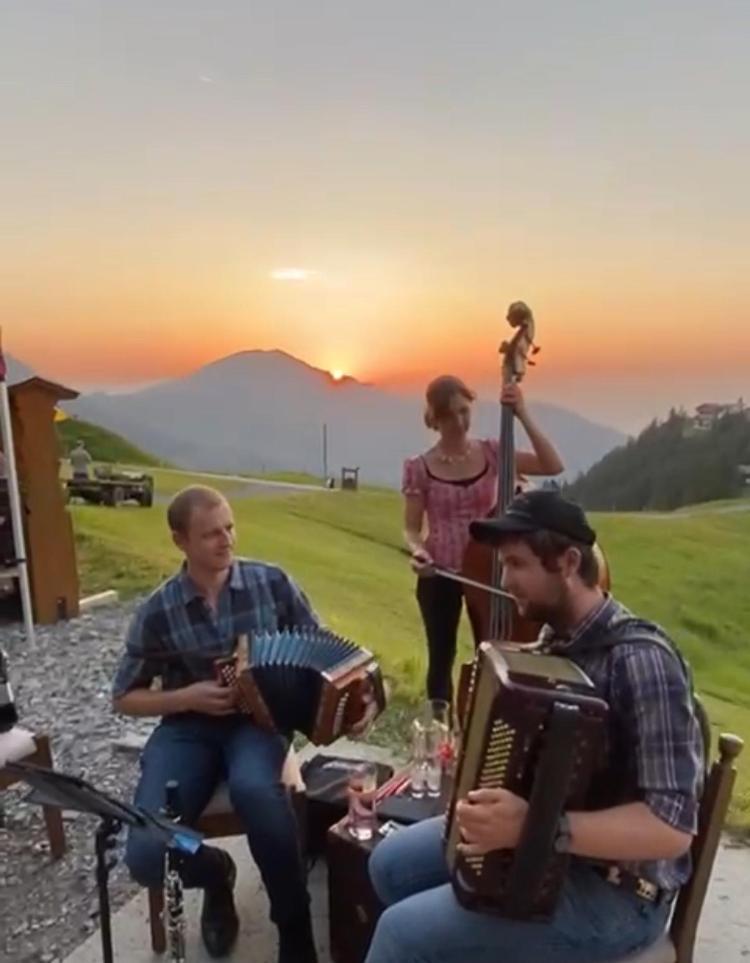Klewenalp Ausflugs-Ski-Pistenhotel Klewenstock Beckenried Exteriör bild